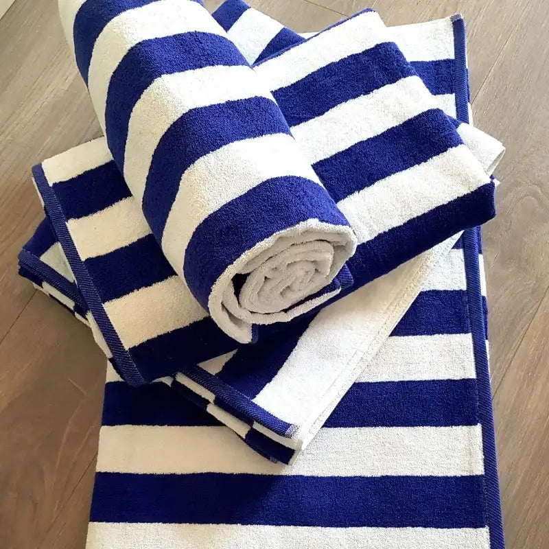 Extra large 100% cotton beach towel for beach and pool use